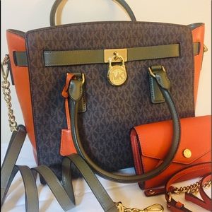 🎈SOLD🎈 Michael Kors Bag with Wallet/Crossbody
